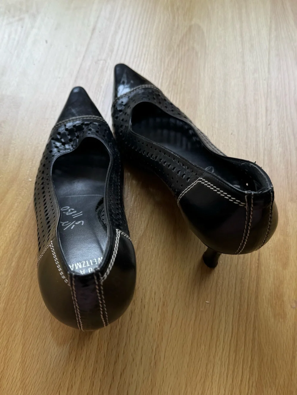 Vintage Stuart Weitzman black leather pointed toe heels